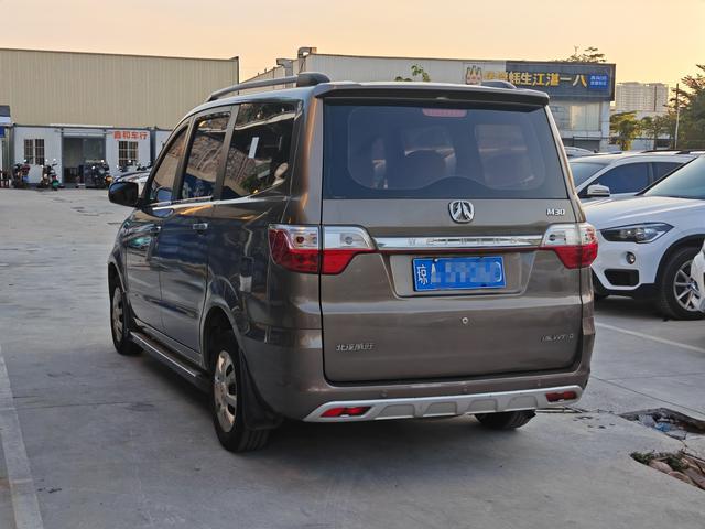 BAIC Weiwang M30