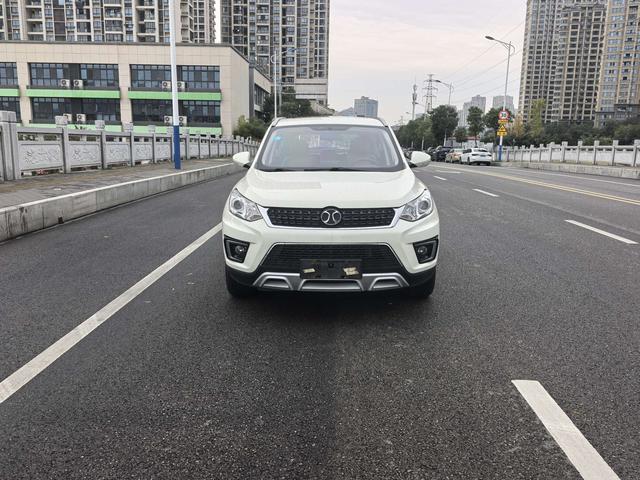 BAIC Shenbao X35