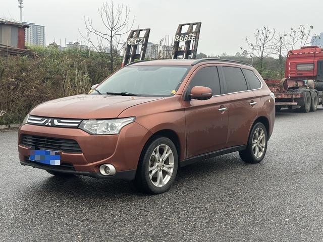 Mitsubishi Outlander (imported)