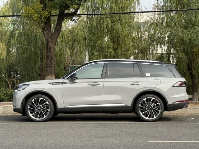 Lincoln Aviator