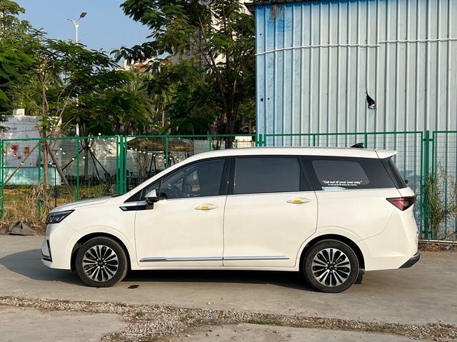 Wuling Jiachen