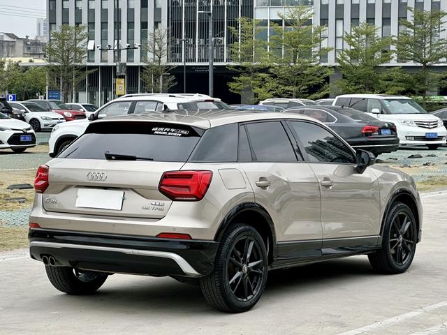 Audi Q2L