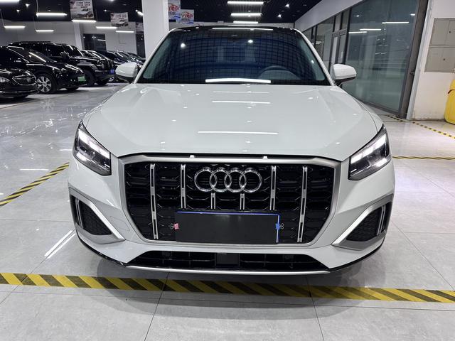 Audi Q2L