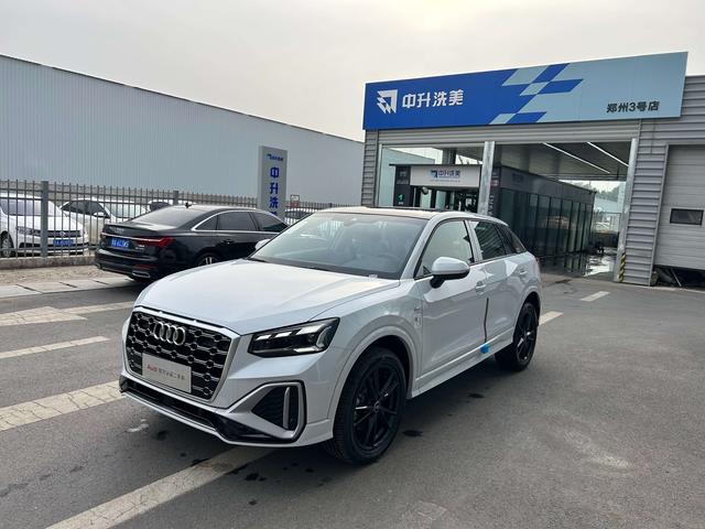 Audi Q2L