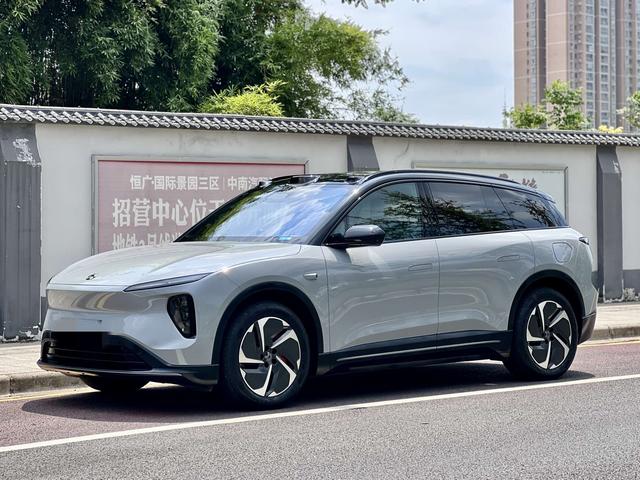 NIO ES6