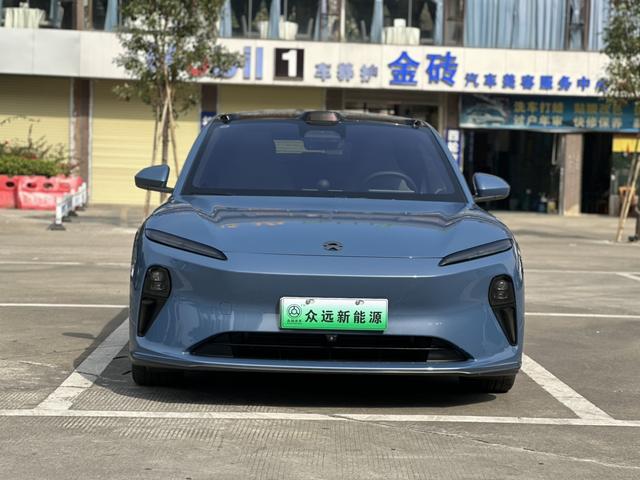 NIO ET5