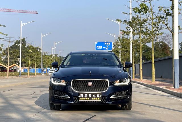 Jaguar XE