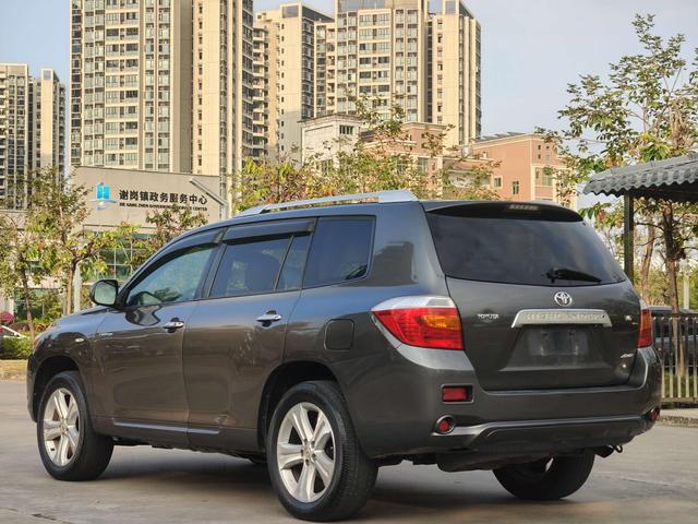 Toyota Highlander (imported)