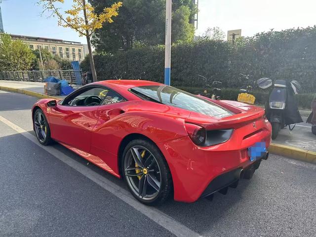 Ferrari 488