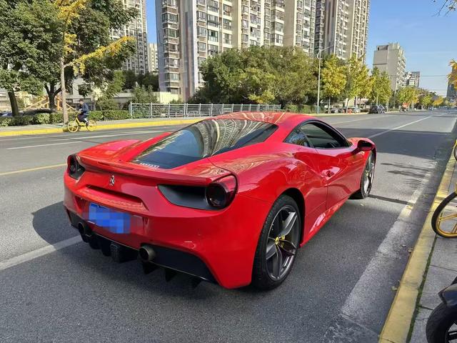 Ferrari 488