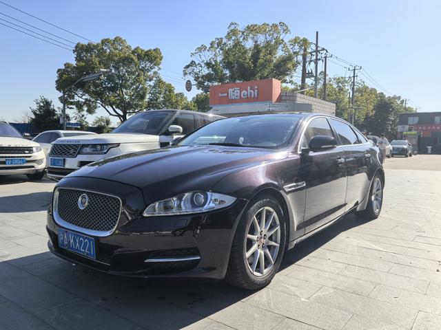 Jaguar XJ