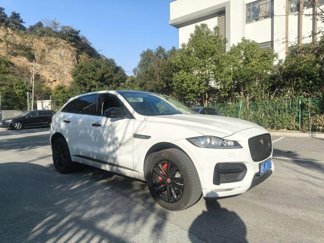 Jaguar F-PACE