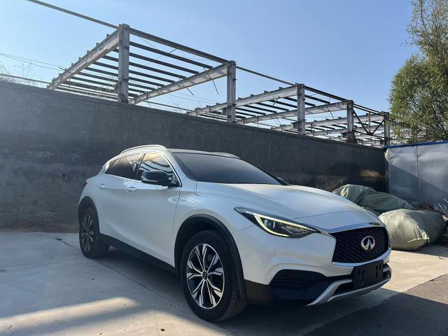 Infiniti QX30