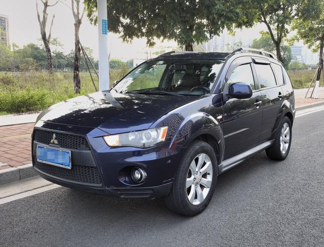 Mitsubishi Outlander (imported)