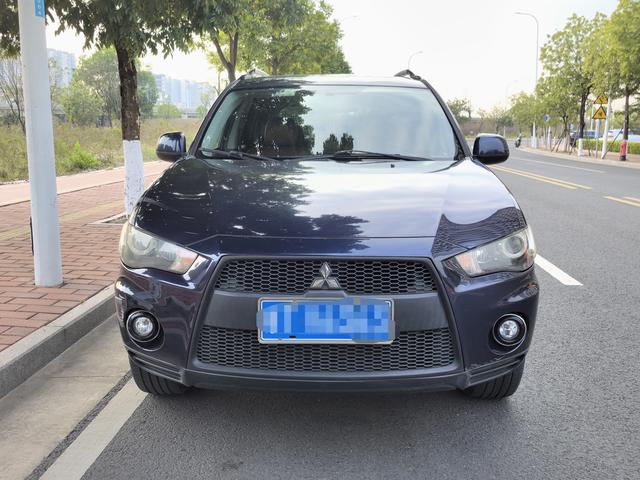 Mitsubishi Outlander (imported)