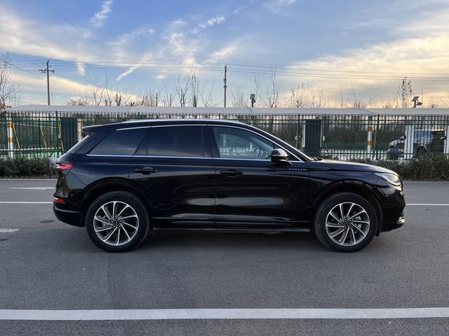 Lincoln Adventurer PHEV