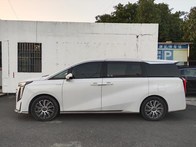 GAC Trumpchi E9 PHEV