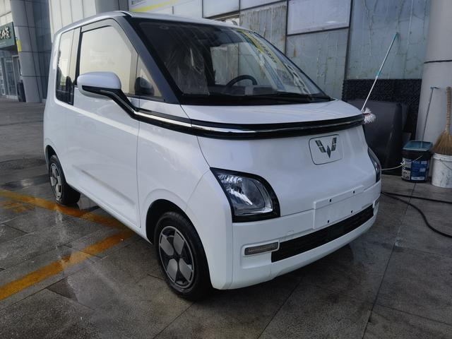 Wuling Air ev clear sky