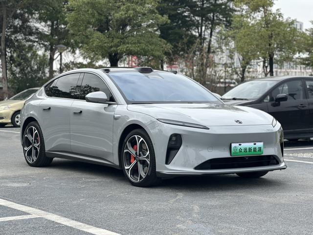 NIO ET5