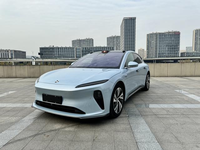 NIO ET5