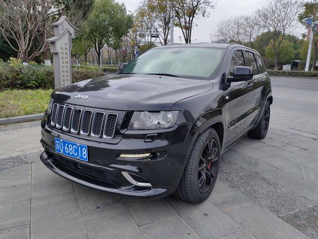 Jeep Grand Cherokee SRT