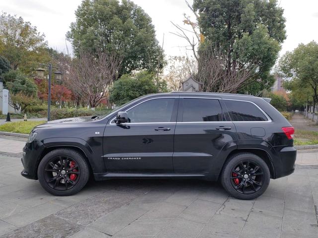 Jeep Grand Cherokee SRT