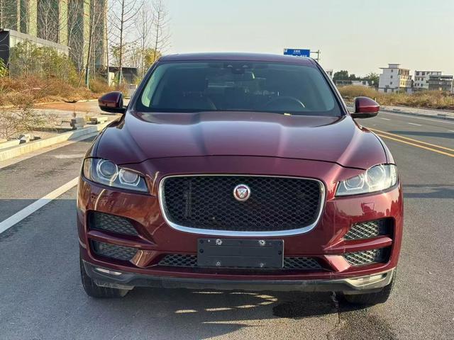 Jaguar F-PACE