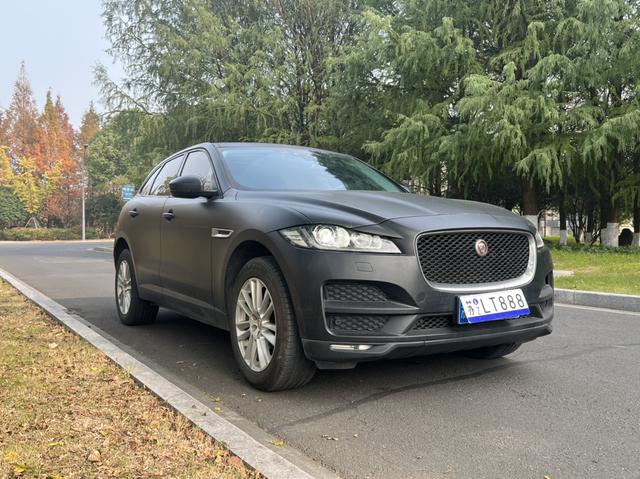 Jaguar F-PACE