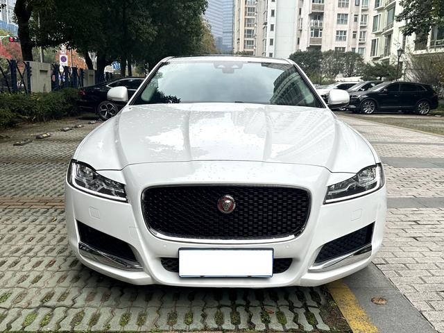 Jaguar XFL