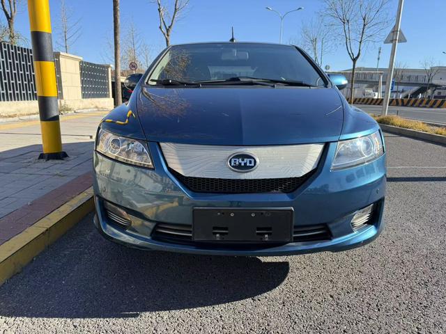 BYD e6