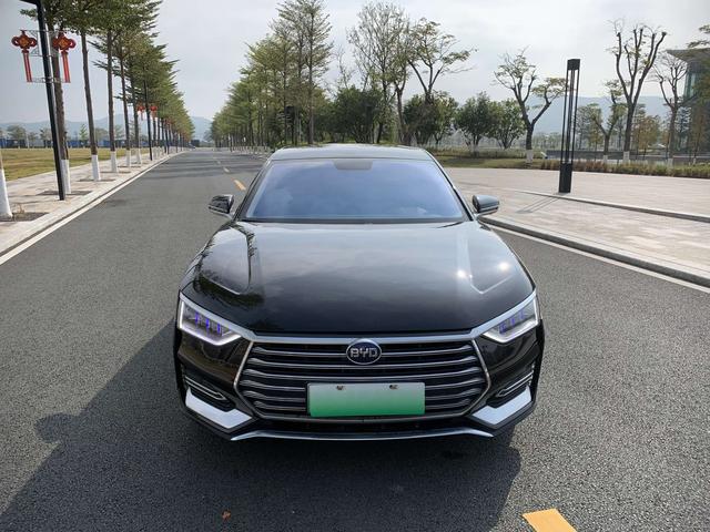 BYD e9