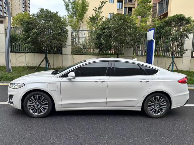 Ford Mondeo PHEV