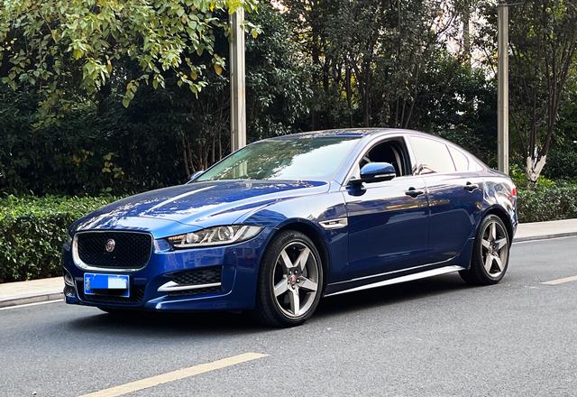 Jaguar XE