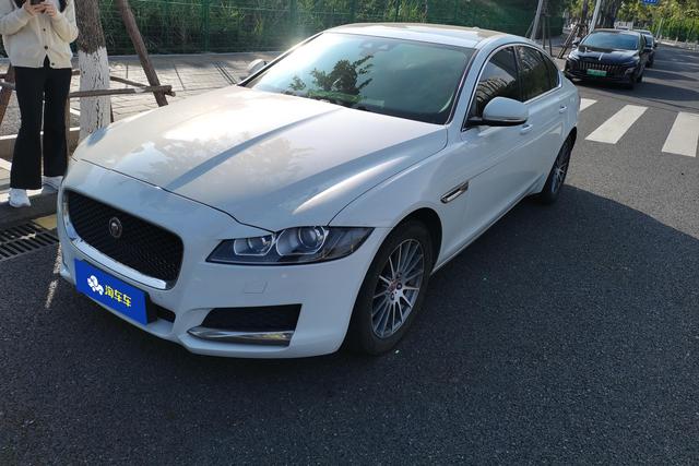 Jaguar XF