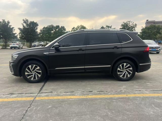 Volkswagen Tiguan L PHEV