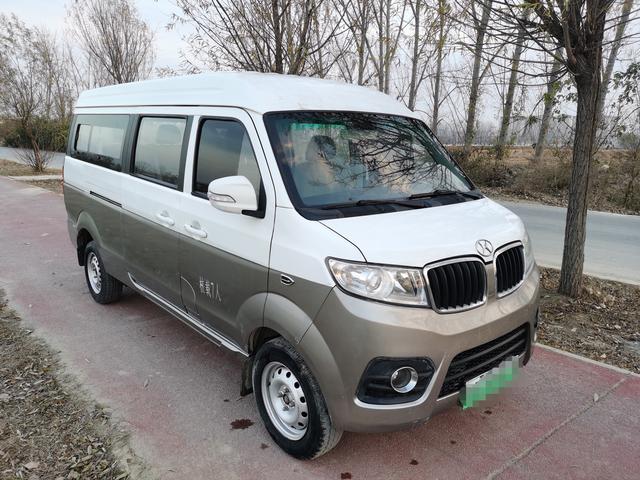 SRM Xinyuan Hiace EV