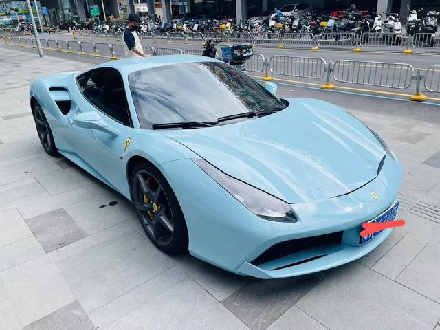 Ferrari 488