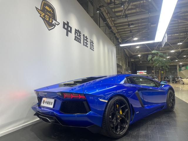 Lamborghini Aventador