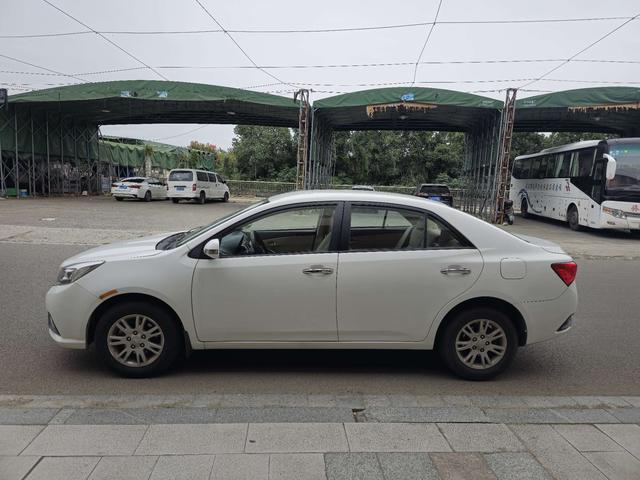 Zotye Z300