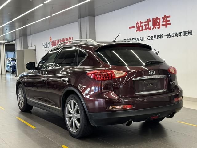 Infiniti QX50 (imported)