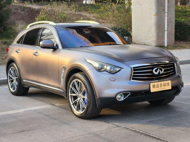 Infiniti QX70