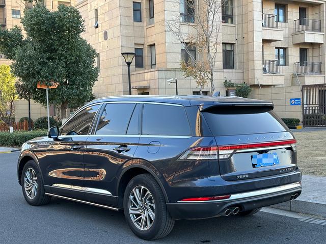 Lincoln Aviator