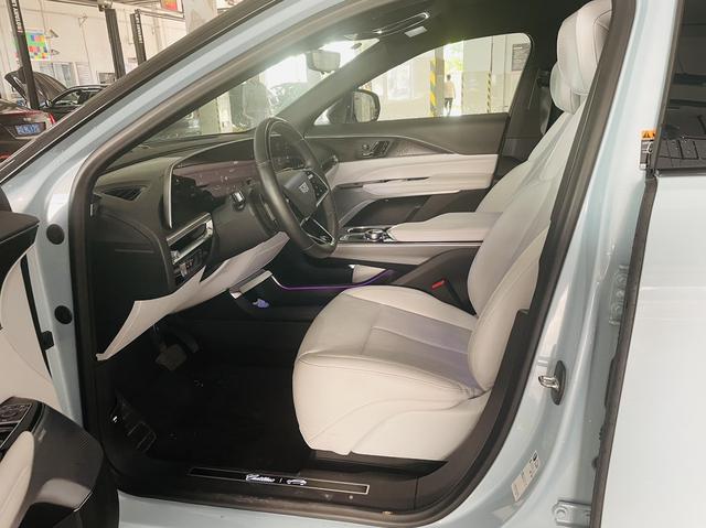 Cadillac IQ Ruige