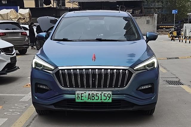 Hongqi E-HS3