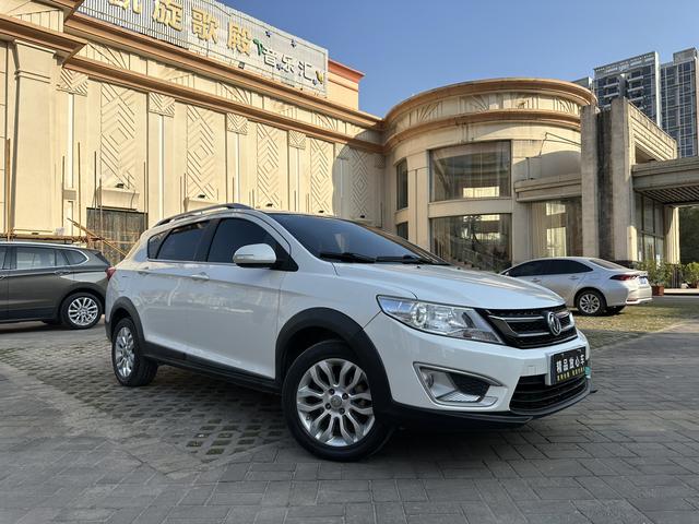 Dongfeng Fengshen AX3