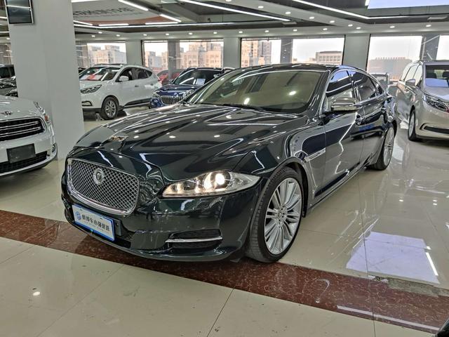 Jaguar XJ