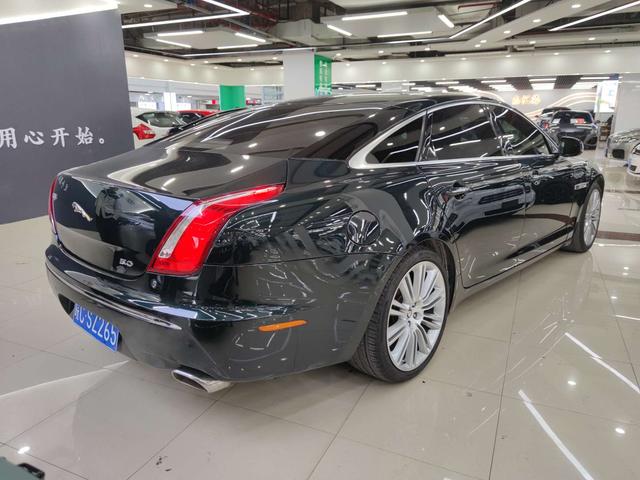 Jaguar XJ