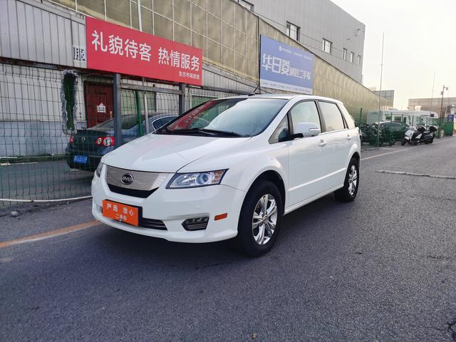 BYD e6