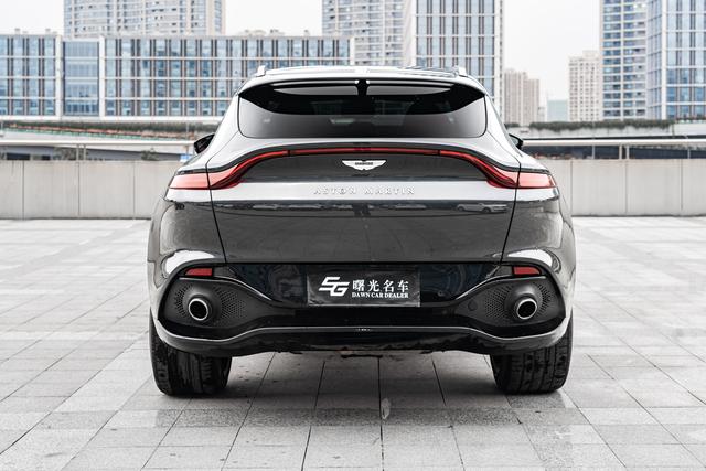 Aston Martin DBX