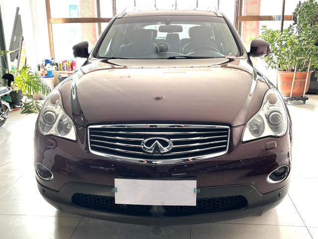 Infiniti QX50 (imported)